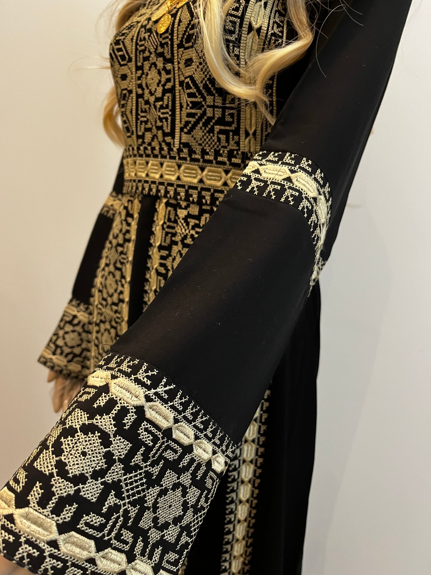 Salma Thobe Beige & Black Traditional Thobe dress (Embroidered Tatreez Palestinian Jordanian Thobe)