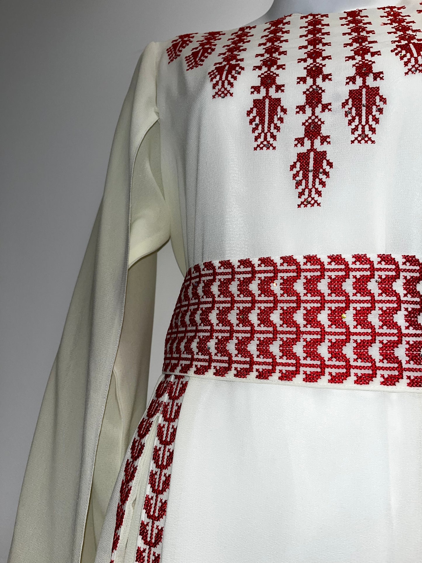 Cape Sleeve Modern Embroidered Thobe (Off-White)