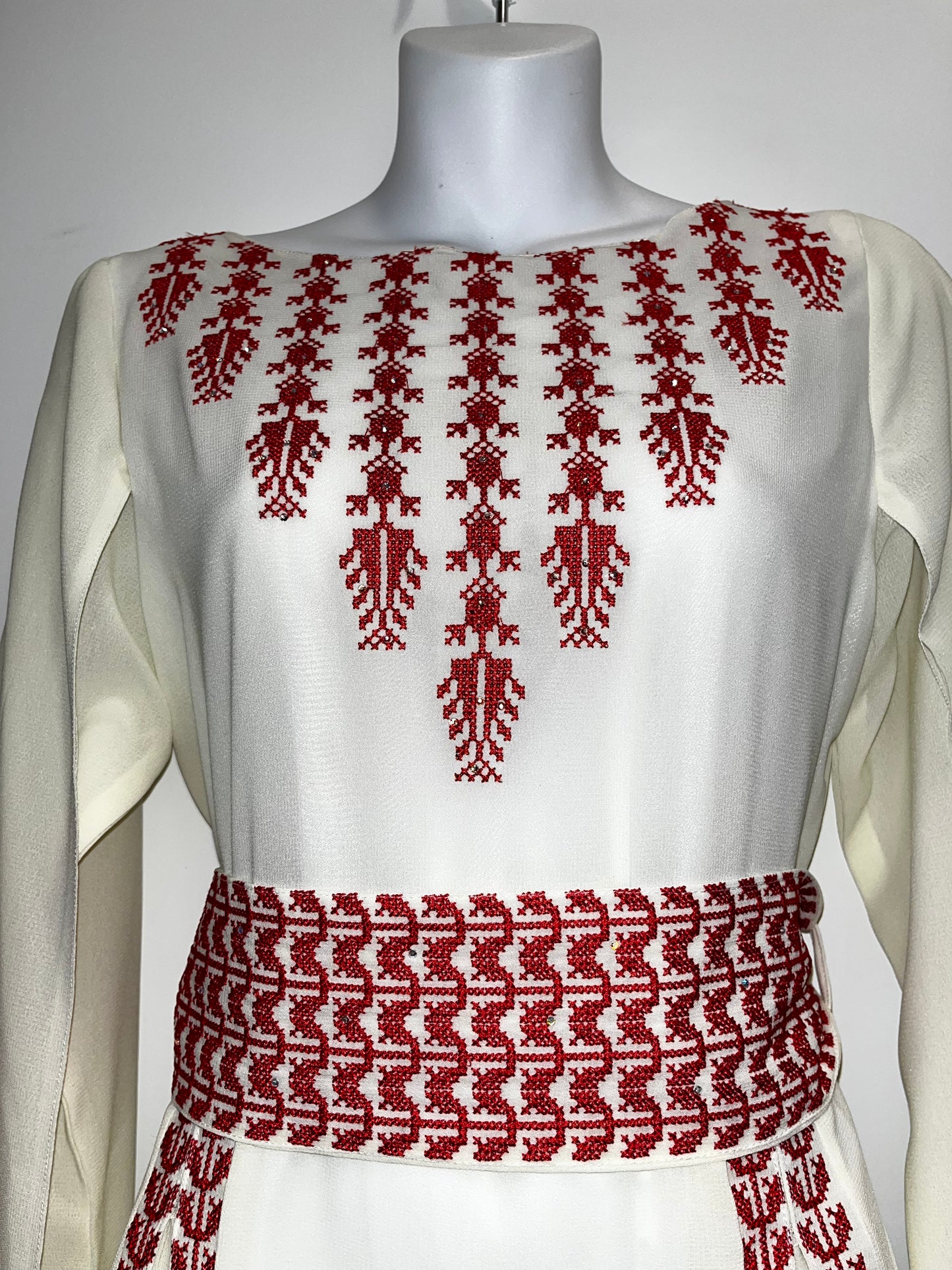 Cape Sleeve Modern Embroidered Thobe (Off-White)
