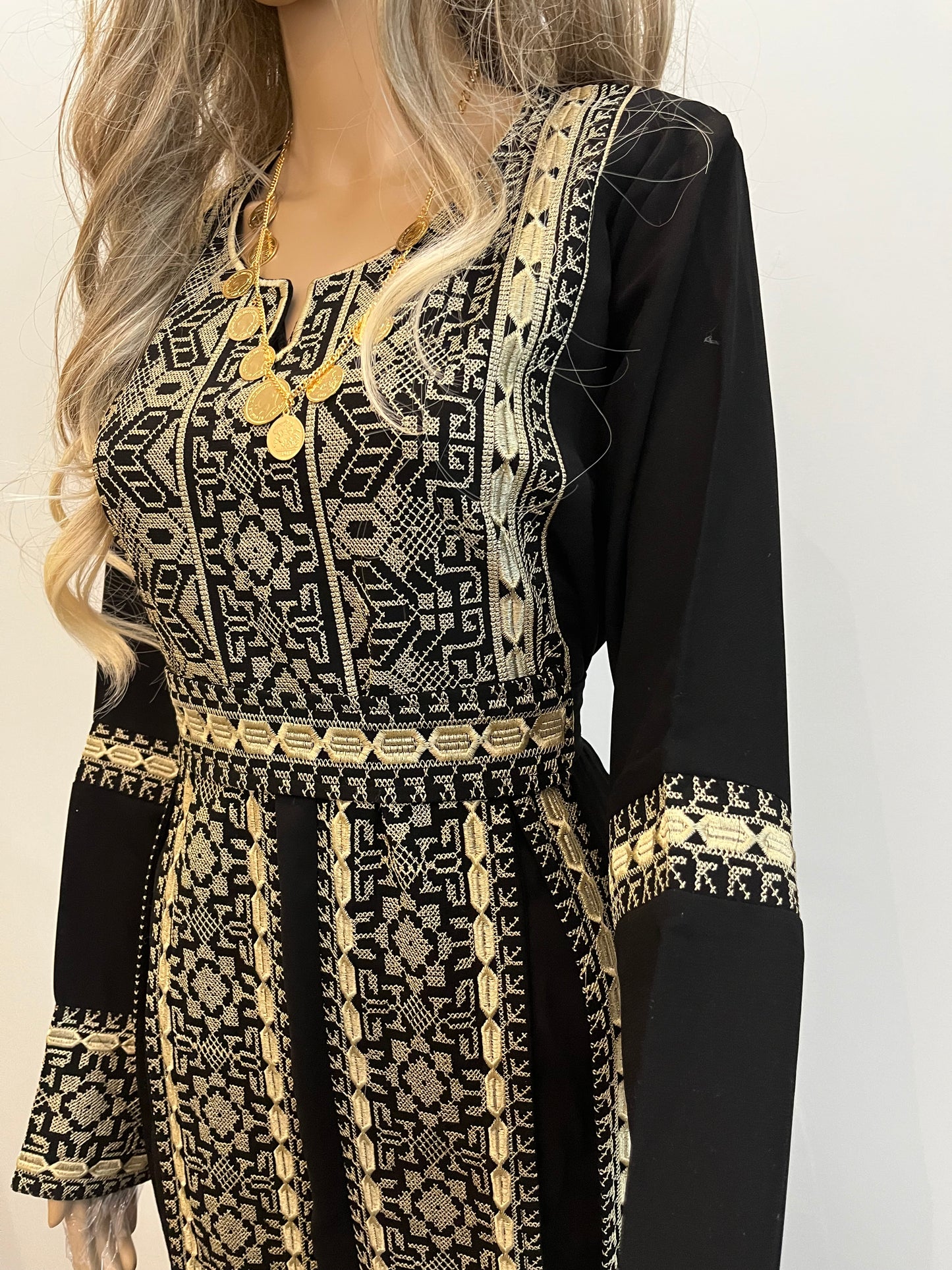 Salma Thobe Beige & Black Traditional Thobe dress (Embroidered Tatreez Palestinian Jordanian Thobe)