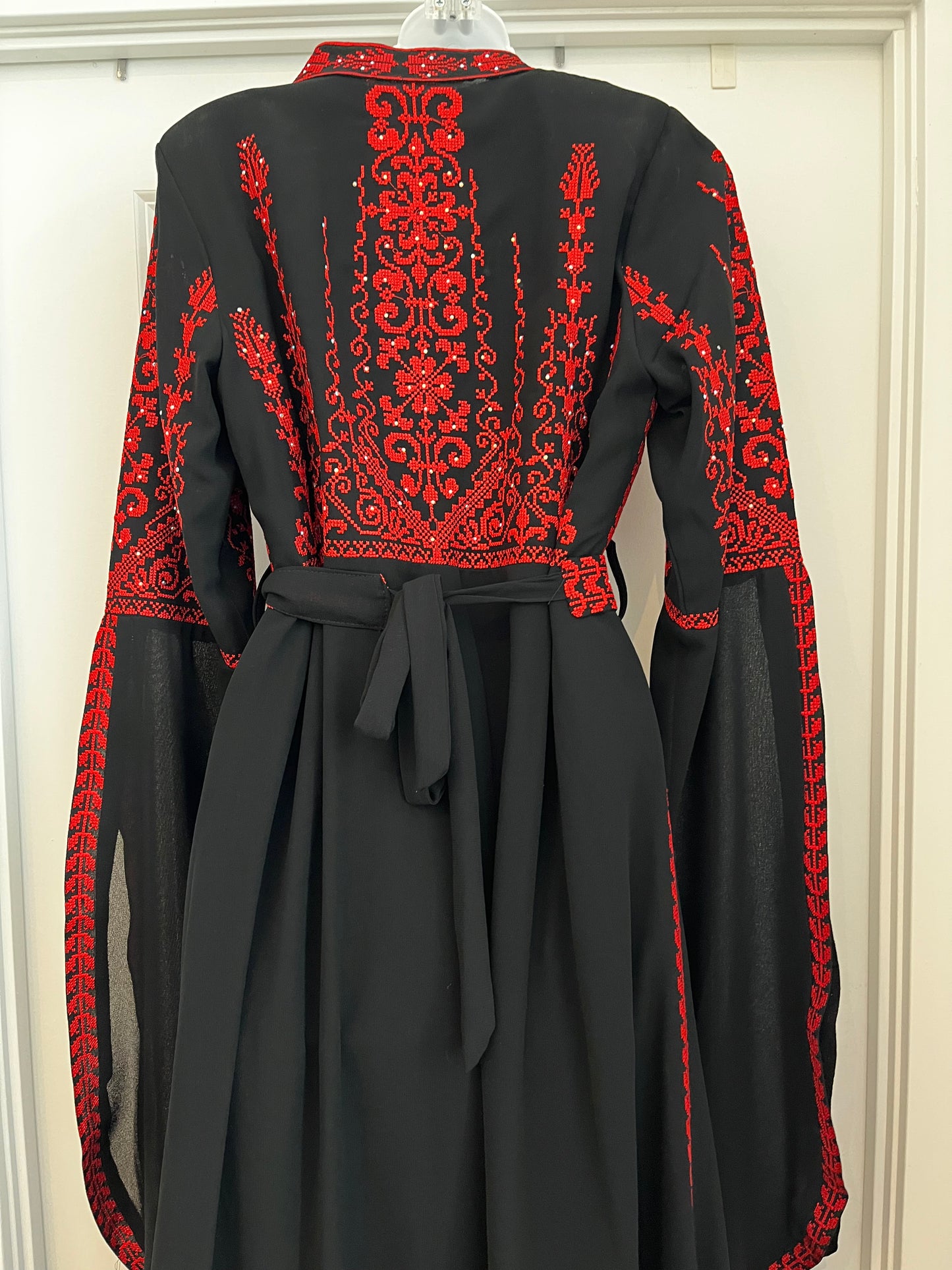 Extra Long Sleeves Full Top Embroidery & Zipper Thobe (3 pieces) - Al Gaza Thobe