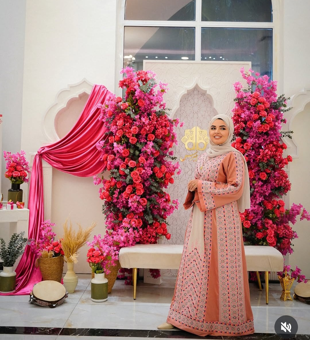 Nabuls Thobe - Pink and Beige Traditional Full tatreez back and front Thobe