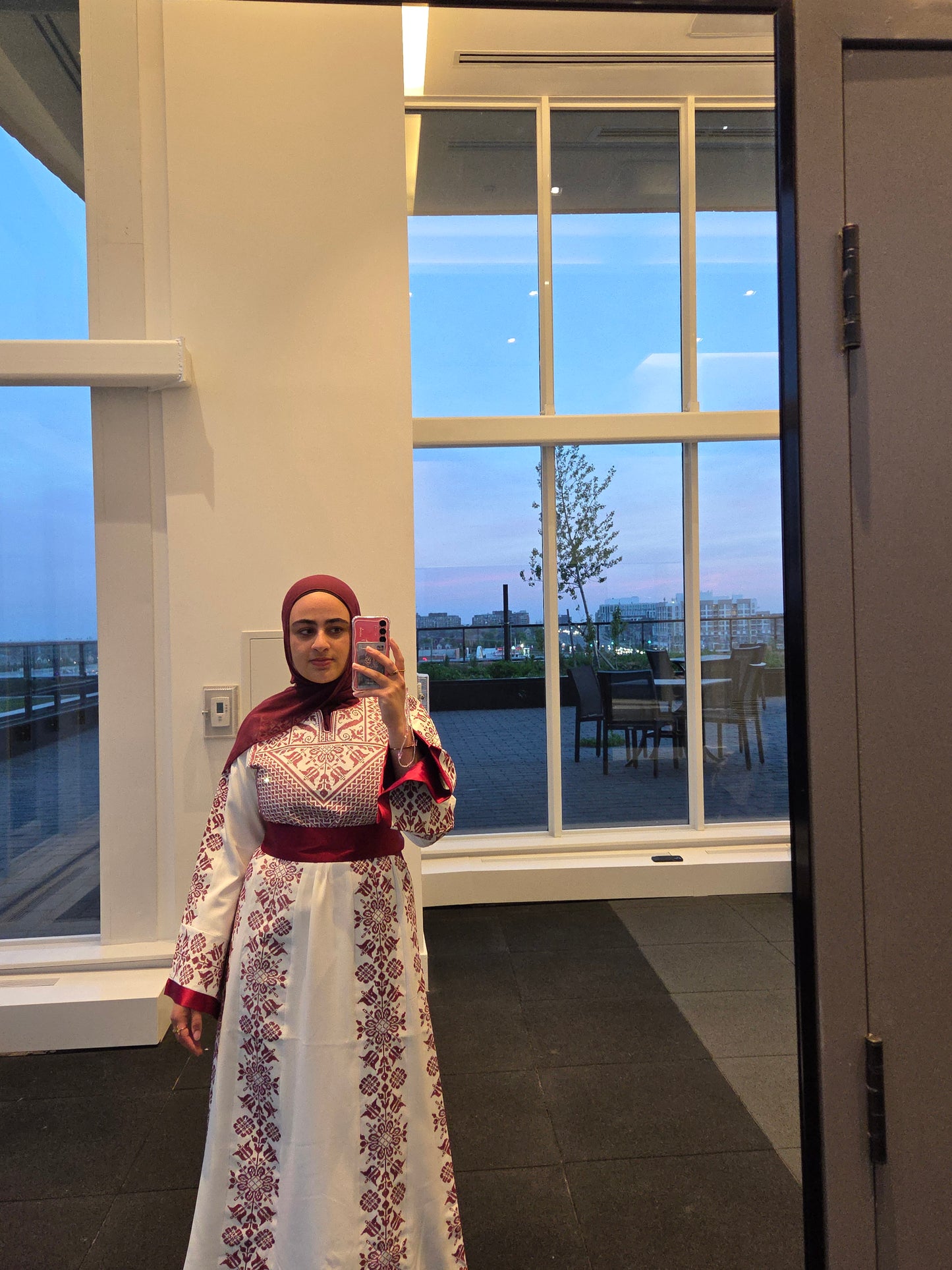 Leyla Thobe Bridal White and Red Traditional Full tatreez Back and Front Thobe With Matching head Veil