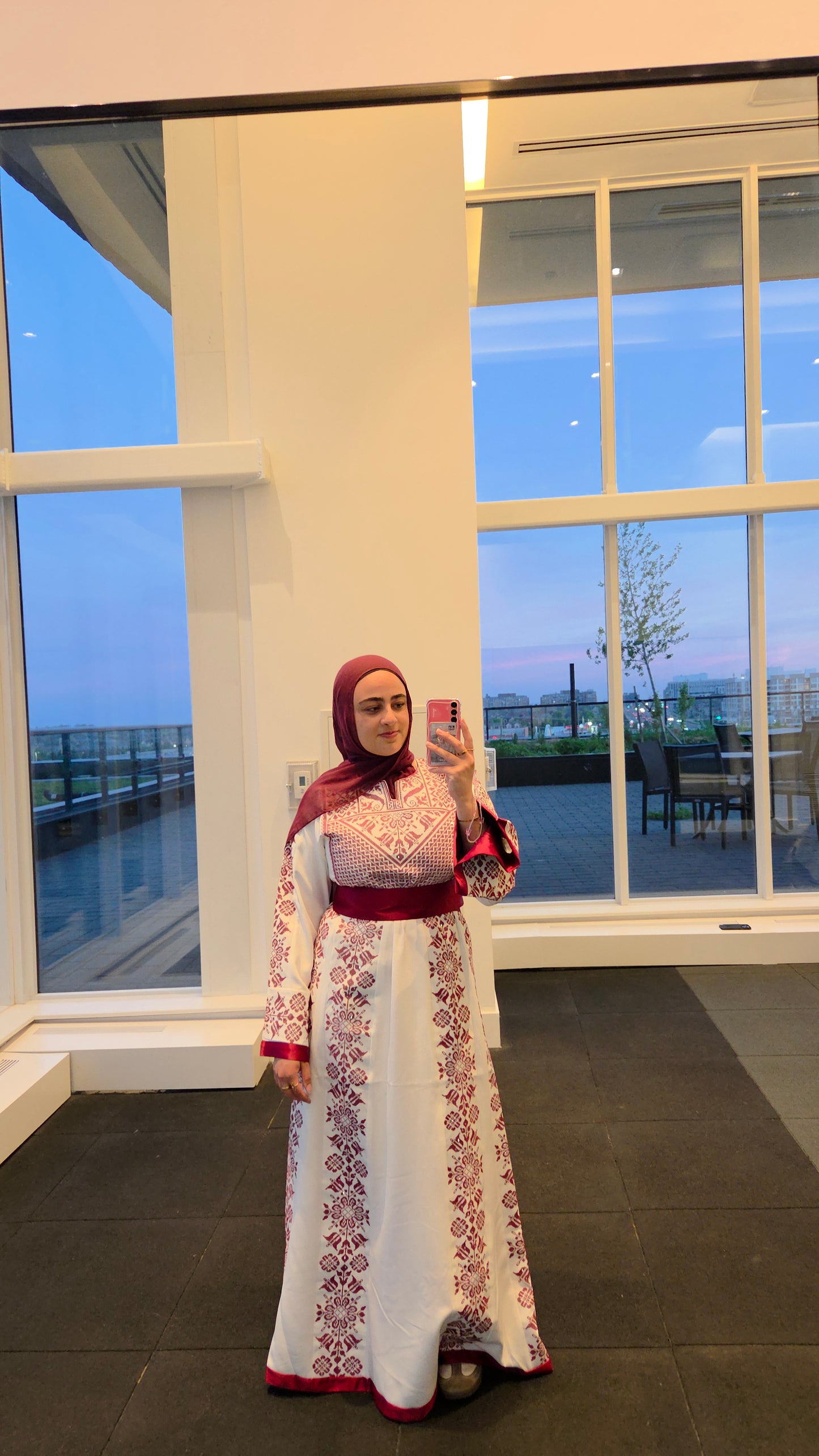 Leyla Thobe Bridal White and Red Traditional Full tatreez Back and Front Thobe With Matching head Veil