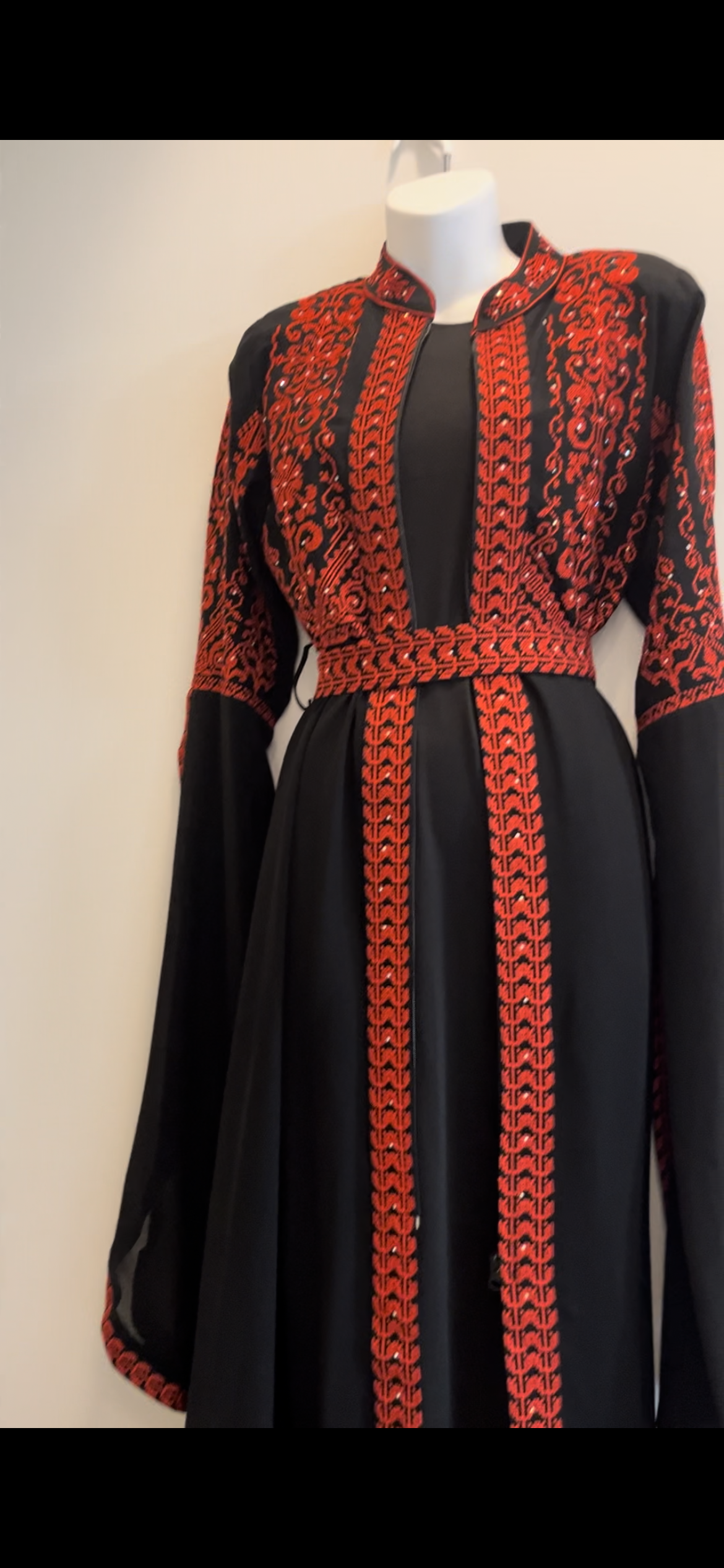 Extra Long Sleeves Full Top Embroidery & Zipper Thobe (3 pieces) - Al Gaza Thobe