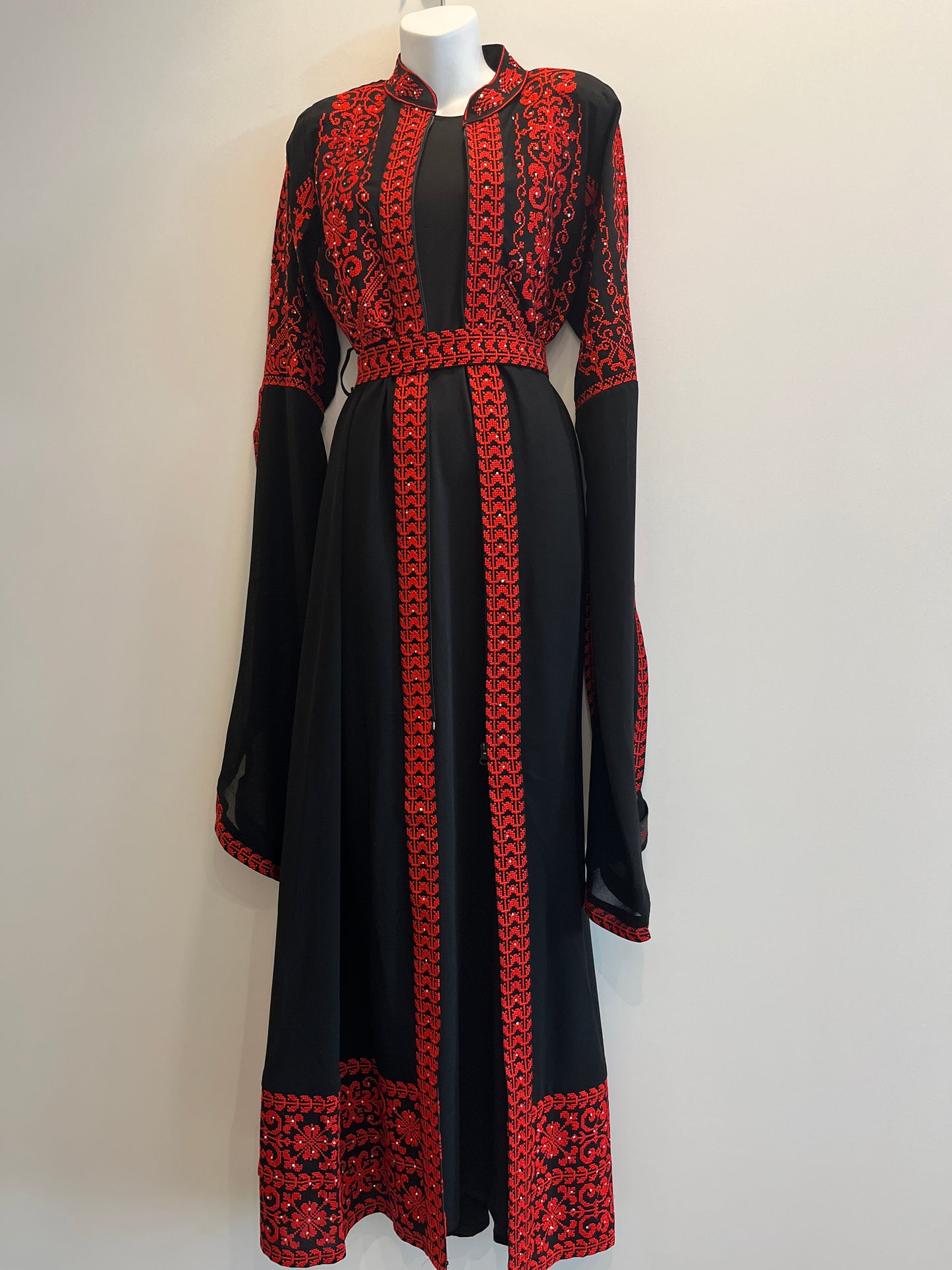 Extra Long Sleeves Full Top Embroidery & Zipper Thobe (3 pieces) - Al Gaza Thobe