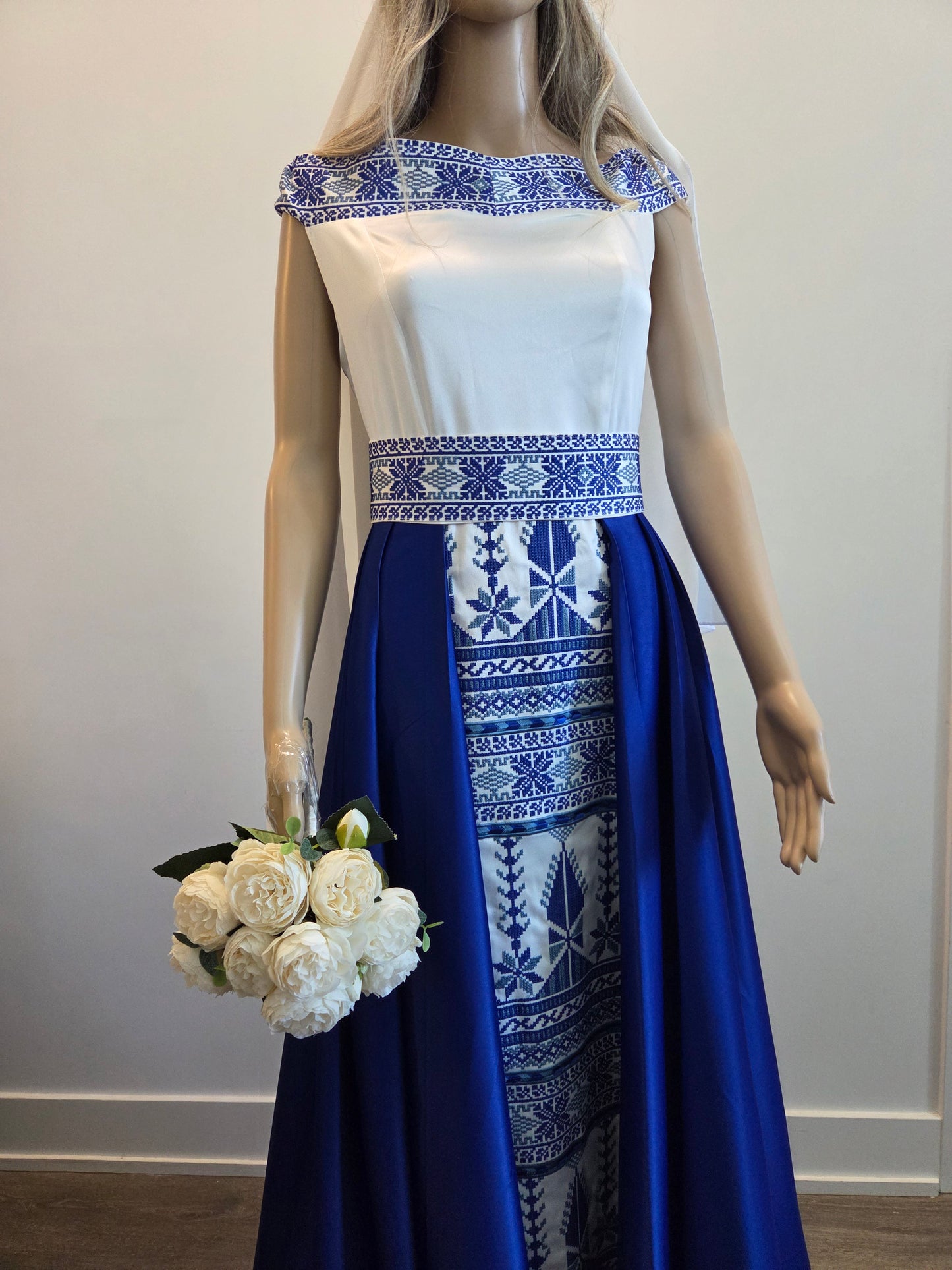 Yaffa Thobe - Blue and White Bridal sleeveless long Tail Thobe dress (Embroidered Tatreez Palestinian Jordanian Thobe)