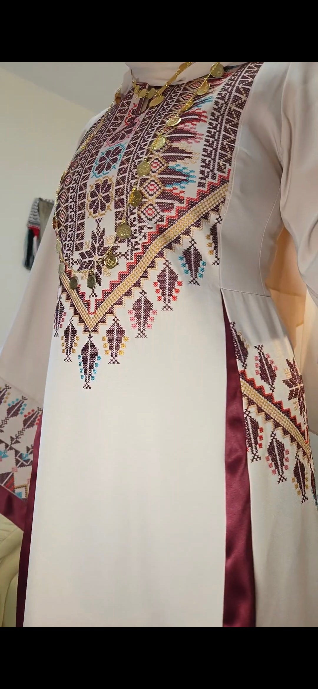 Asia Thobe Burgendy & Beige Modern Full tatreez & Satin back and front Thobe With Matching head Veil