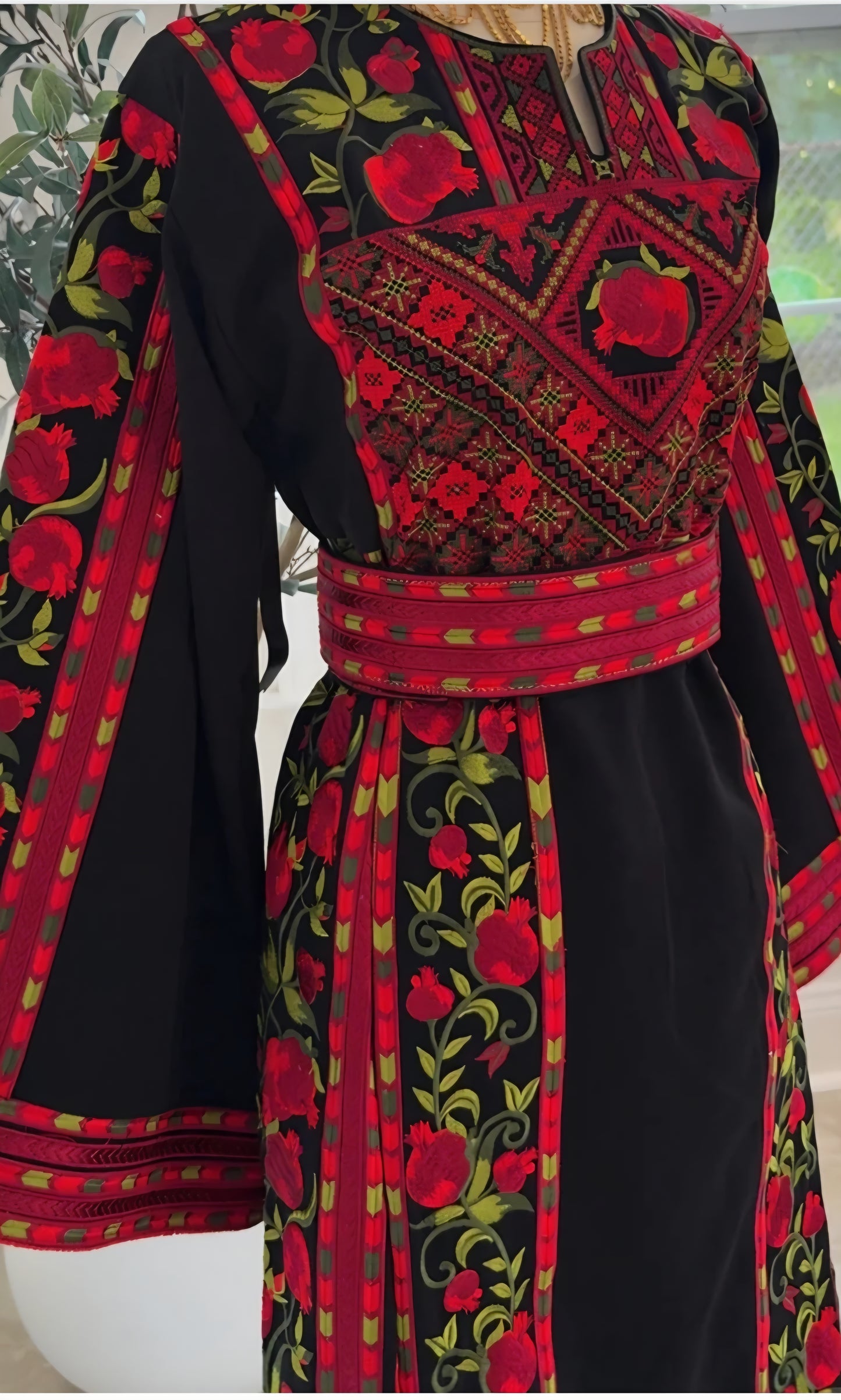 Romana Pomegranate Thobe/Dress Black and Red Traditional Full Tatreez Back and Front Thobe
