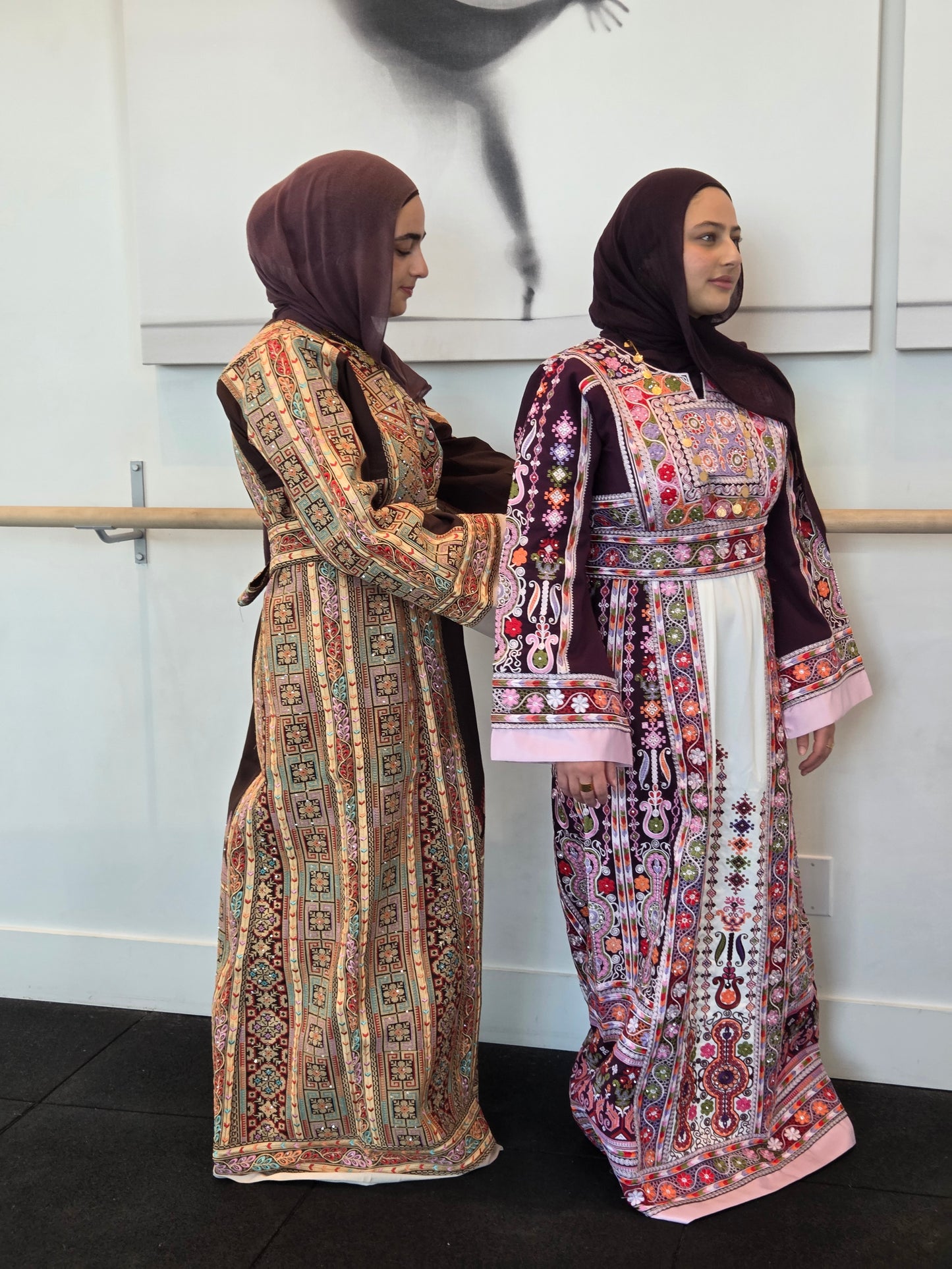 Maleka Thobe Floral Traditional Full Tatreez Back and Front Thobe With Matching head Veil