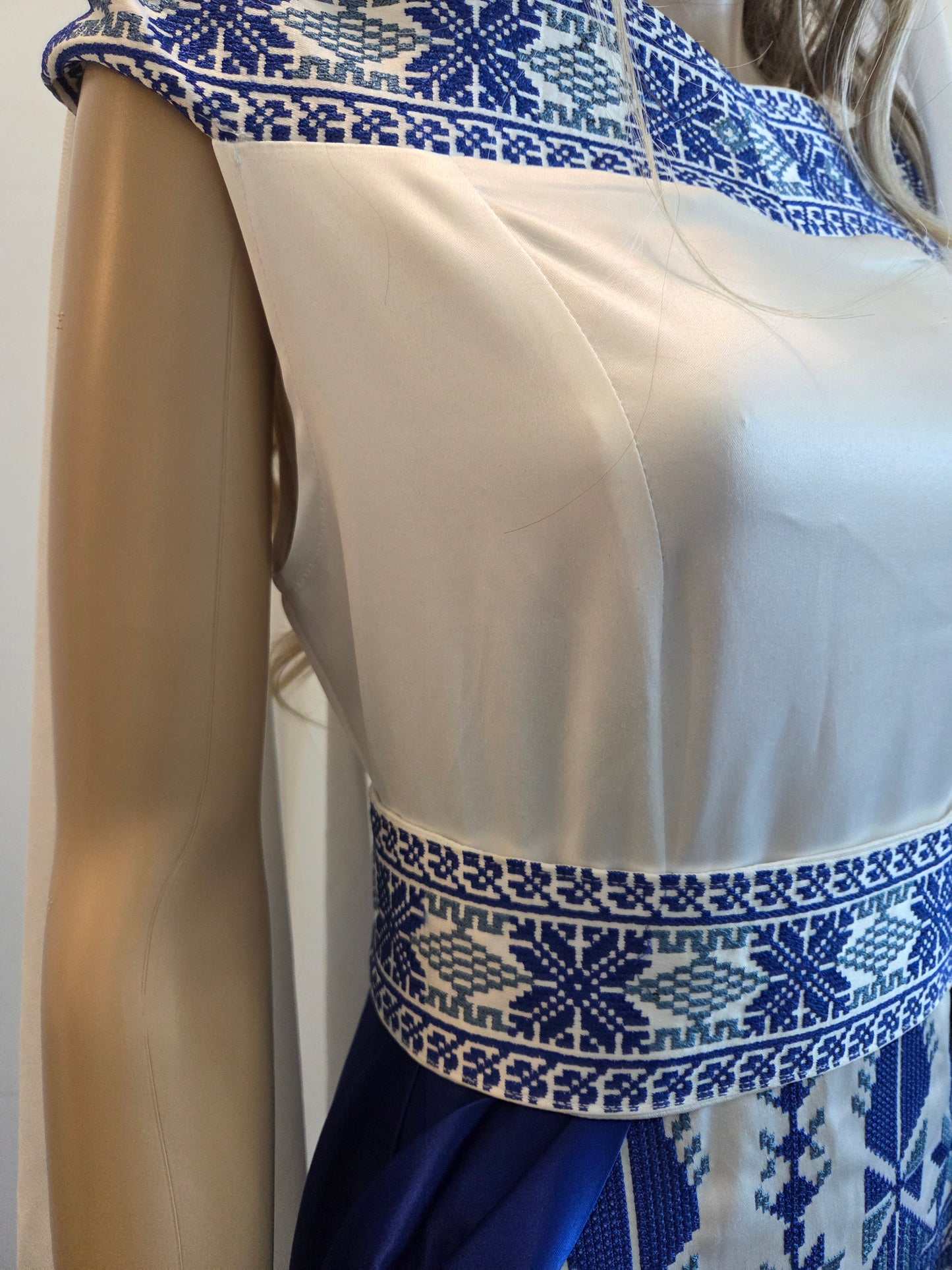 Yaffa Thobe - Blue and White Bridal sleeveless long Tail Thobe dress (Embroidered Tatreez Palestinian Jordanian Thobe)