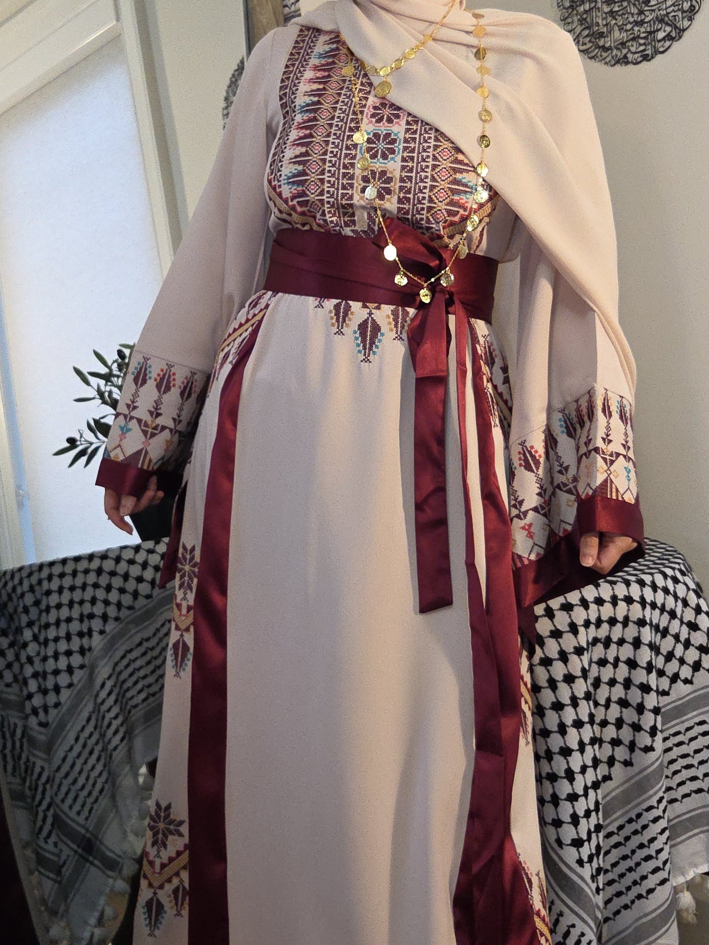 Asia Thobe Burgendy & Beige Modern Full tatreez & Satin back and front Thobe With Matching head Veil