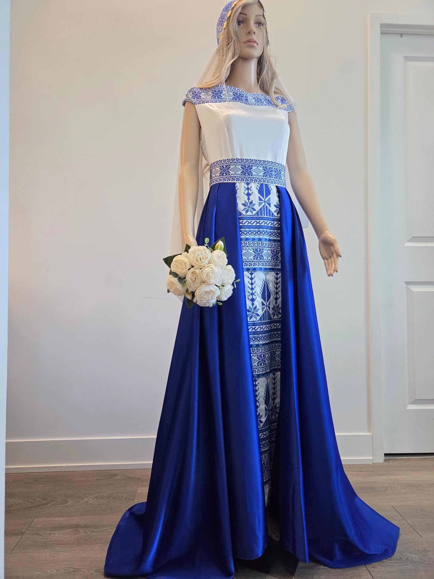 Yaffa Thobe - Blue and White Bridal sleeveless long Tail Thobe dress (Embroidered Tatreez Palestinian Jordanian Thobe)