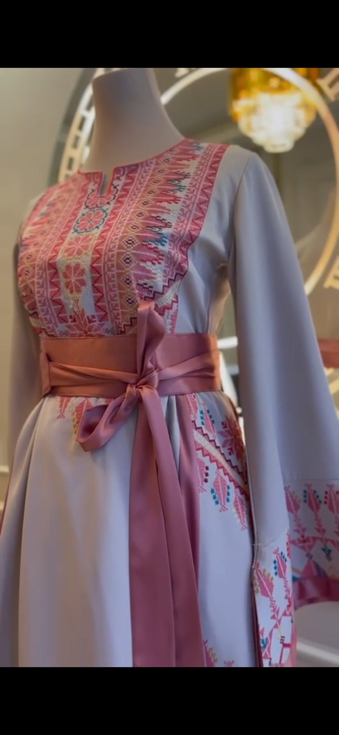 Asia Thobe Pink & Beige Modern Full tatreez & Satin back and front Thobe With Matching head Veil