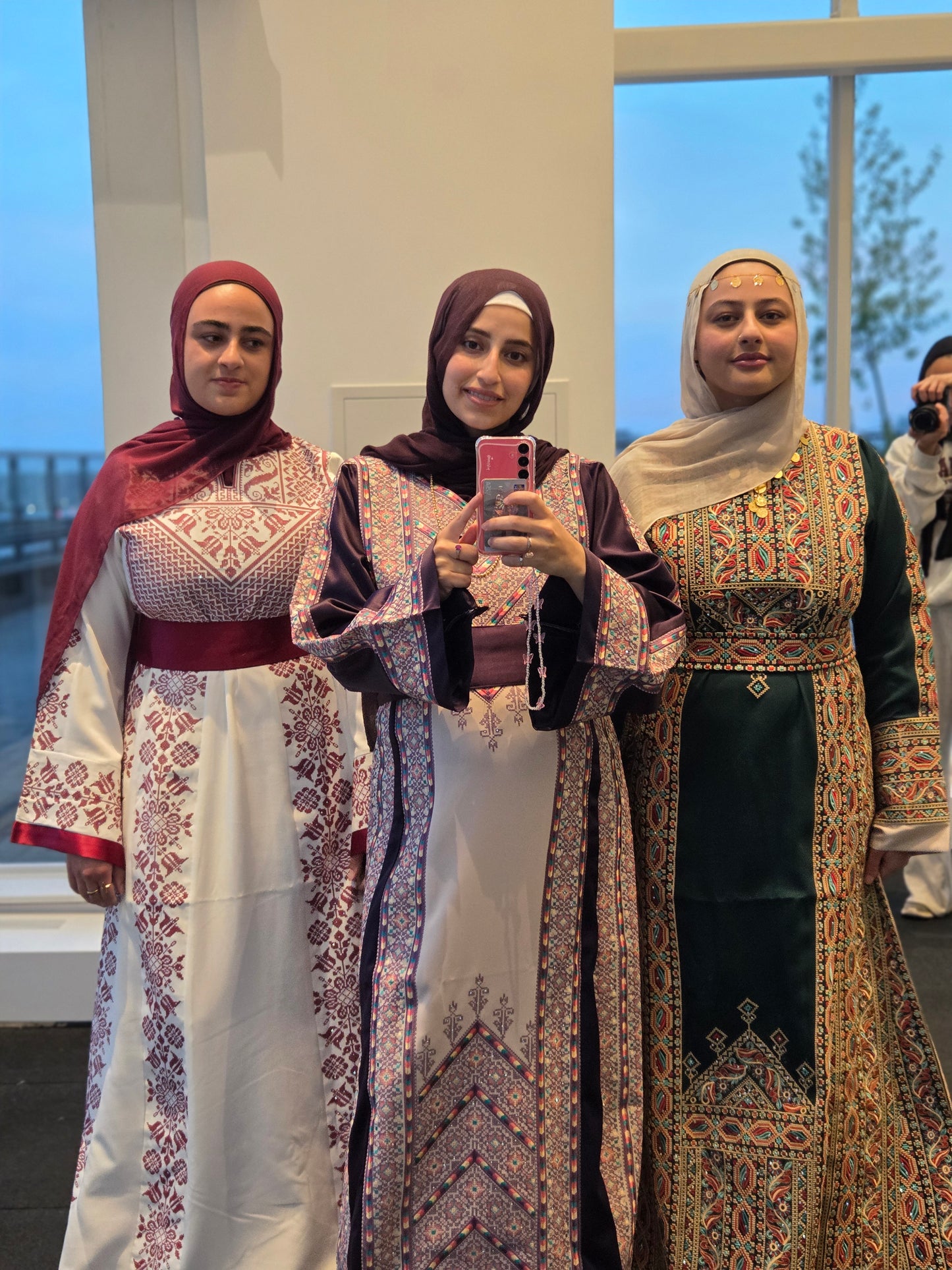 Leyla Thobe Bridal White and Red Traditional Full tatreez Back and Front Thobe With Matching head Veil