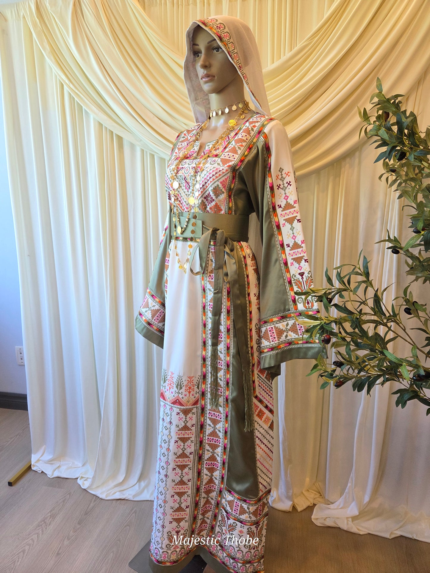 The Ella Thobe -  Green & White Diamond Traditional Full Tatreez Back and Front Thobe With Matching Head Veil
