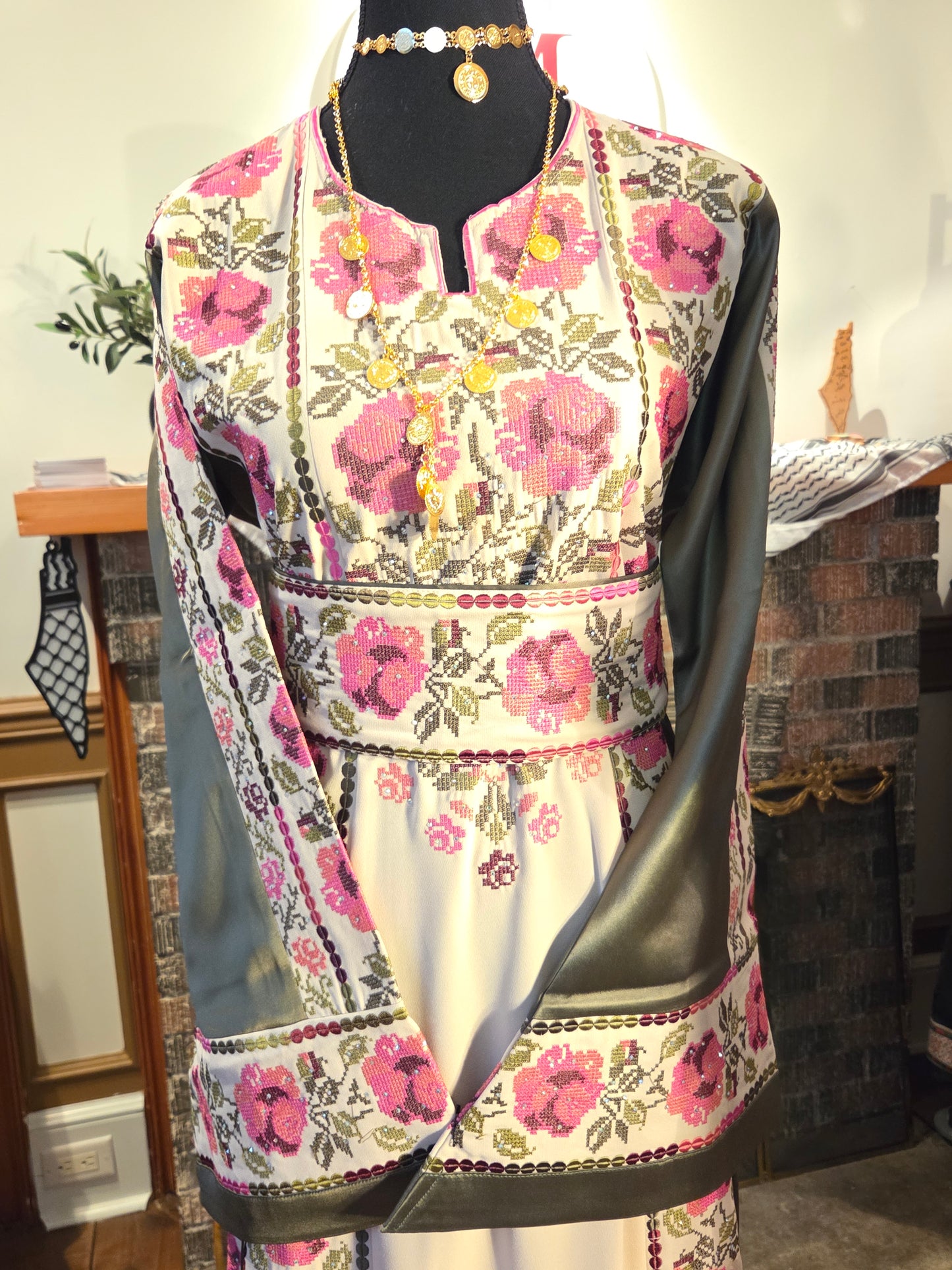 Warda Thobe - Green & Pink Traditional Full Tatreez Back and Front With Satin Thobe