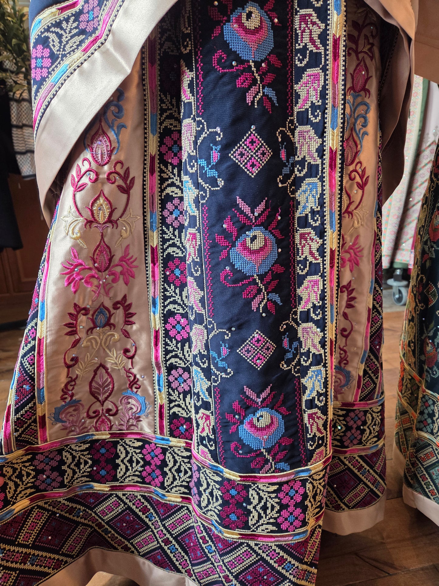 Tulip Thobe - Blue Flower Traditional Full Tatreez Back and Front Palestinian Thobe With Matching Head Veil